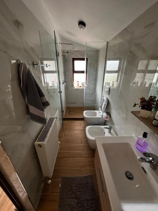 Retreat In The Centre Of Korce Apartment Bagian luar foto