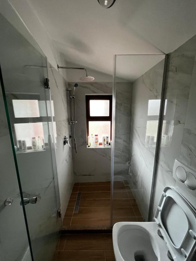 Retreat In The Centre Of Korce Apartment Bagian luar foto