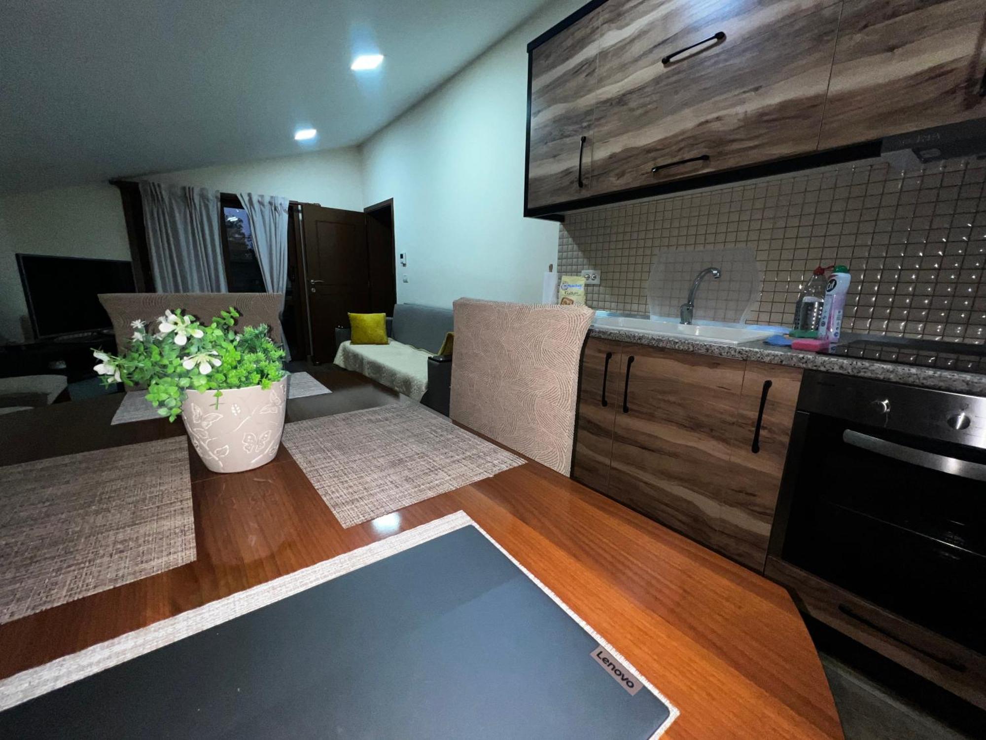 Retreat In The Centre Of Korce Apartment Bagian luar foto
