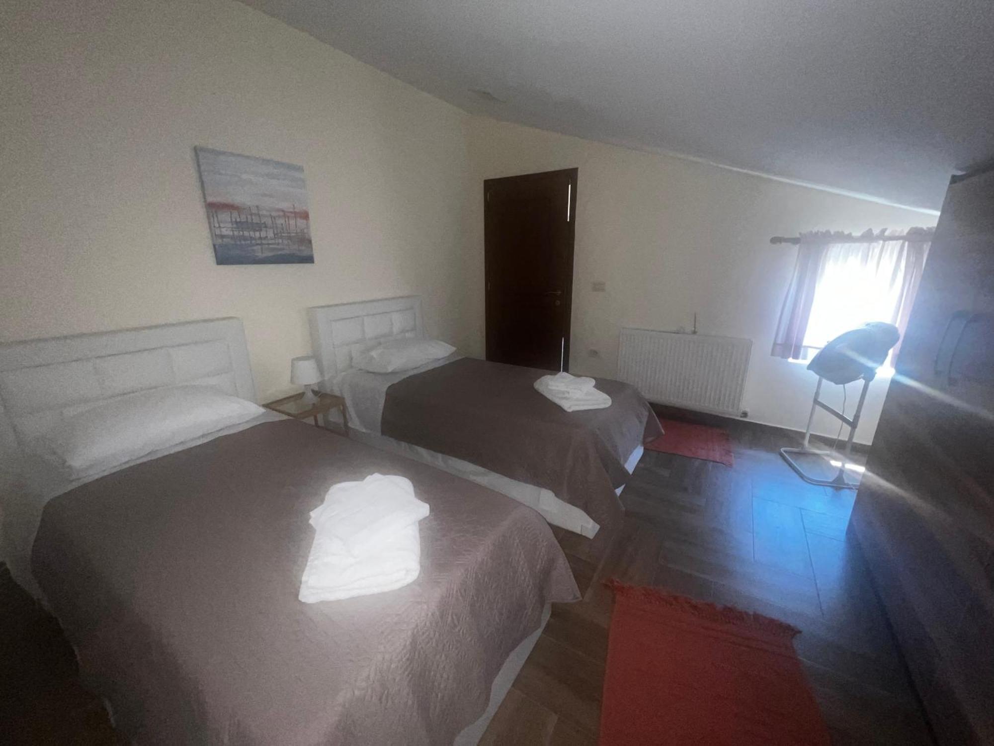 Retreat In The Centre Of Korce Apartment Bagian luar foto